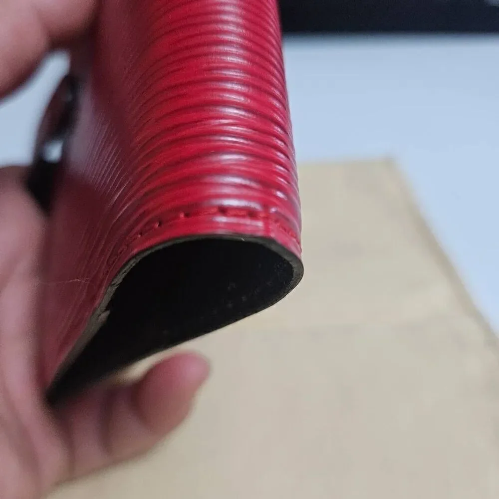 Louis Vuitton epi agenda wallet